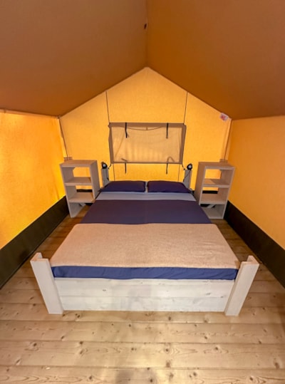 Medes Tent — 5