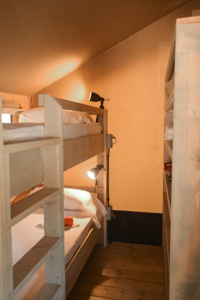 Medes Tent — 4