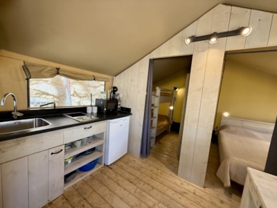 Medes Tent — 8