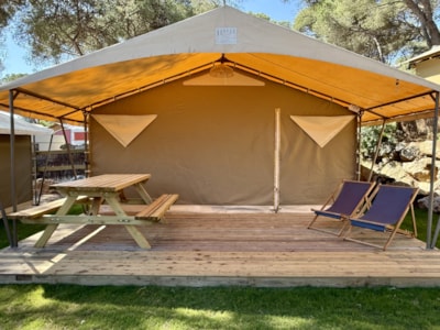 Canada Tent — 6