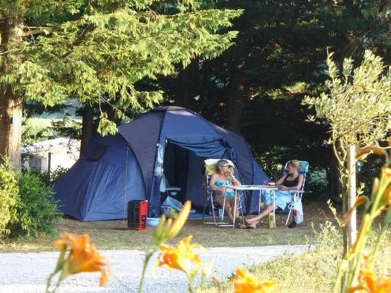 Emplacement + 1 Tente Ou Caravane