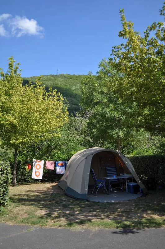 Emplacement+Voiture + 2 Personnes (Électricité En Option)