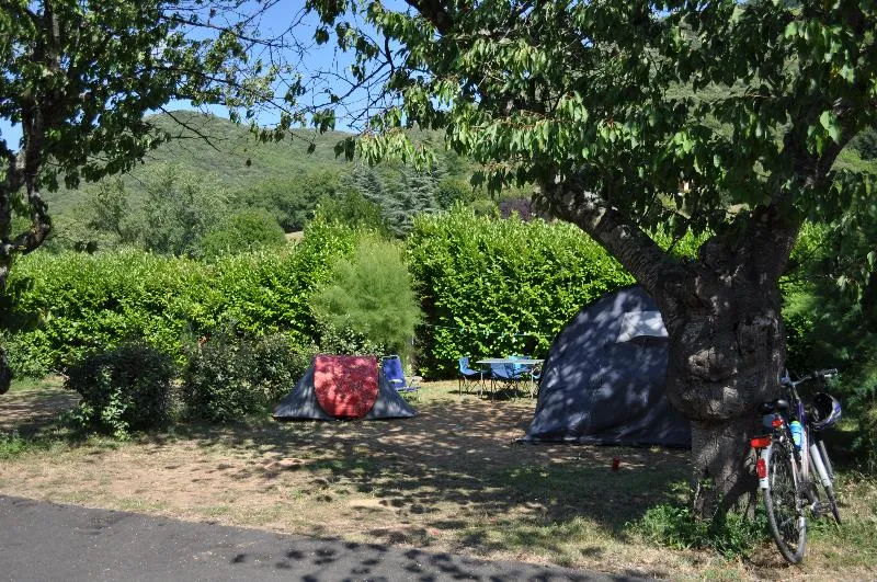 Emplacement+Voiture + 2 Personnes (Électricité En Option)