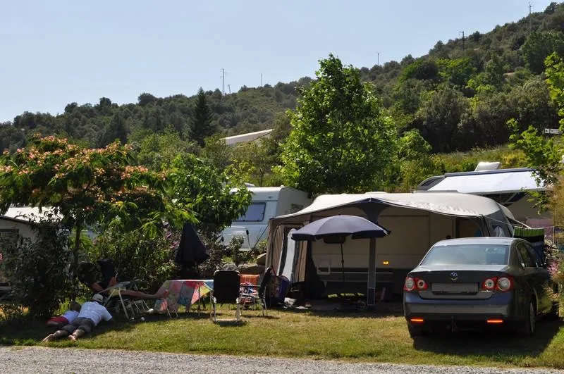 Emplacement+Voiture + 2 Personnes (Électricité En Option)