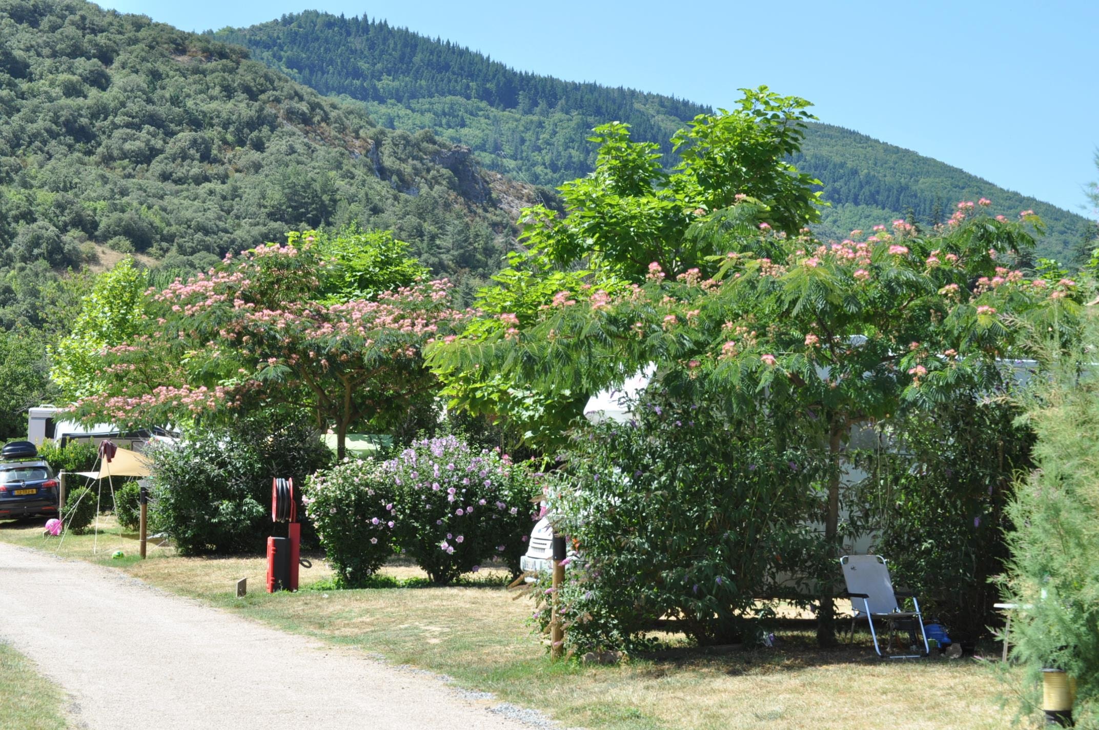 Camping Les Cerisiers du Jaur — Foto 5