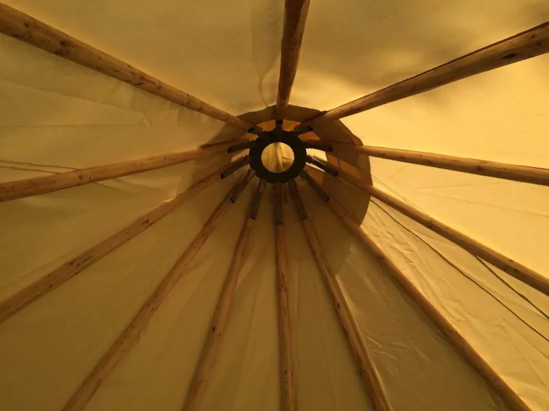 Tipi 2/4 Personnes Avec Salle D'eau Et Wc