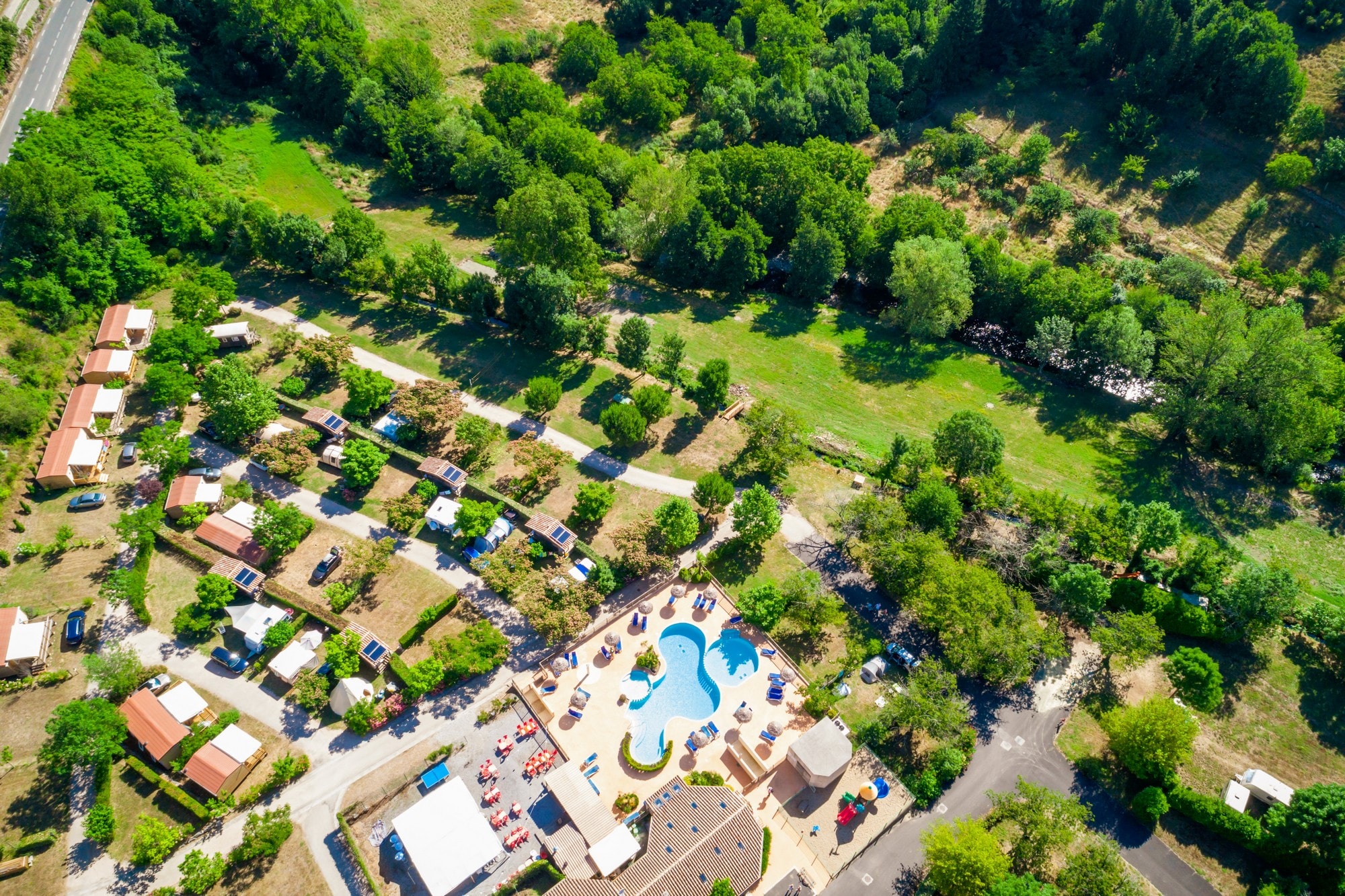 Camping Les Cerisiers du Jaur — Photo 1