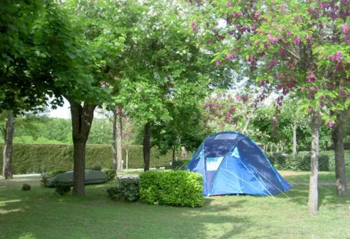 Stellplatz - Pauschale Stellplatz + 1 Fahrzeug + 1 Zelt , Wohnwagen Oder Wohnmobil - image n°8 - Camping La Rouveyrolle