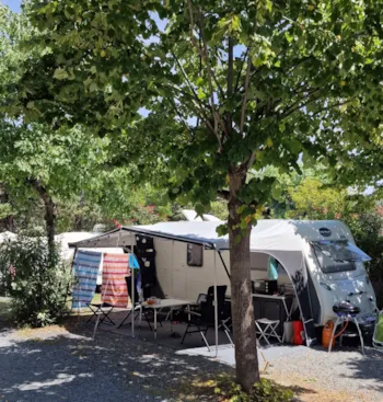 Stellplatz - Stellplatz Für Wohnwagen Max M.7.30 - Camping dei Fiori