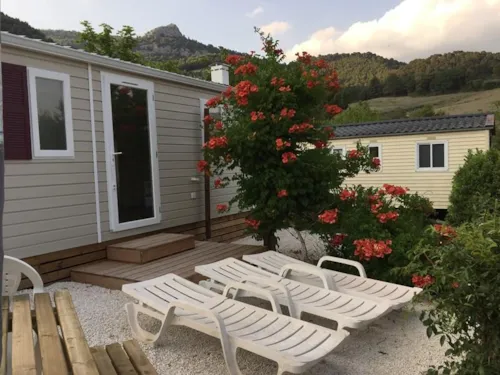 Huuraccommodatie(s) - Stacaravan Ubrieux 3 Slaapkamers - image n°1 - Domaine de la Gautière