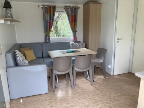 Huuraccommodatie(s) - Stacaravan Ubrieux 3 Slaapkamers - image n°6 - Domaine de la Gautière