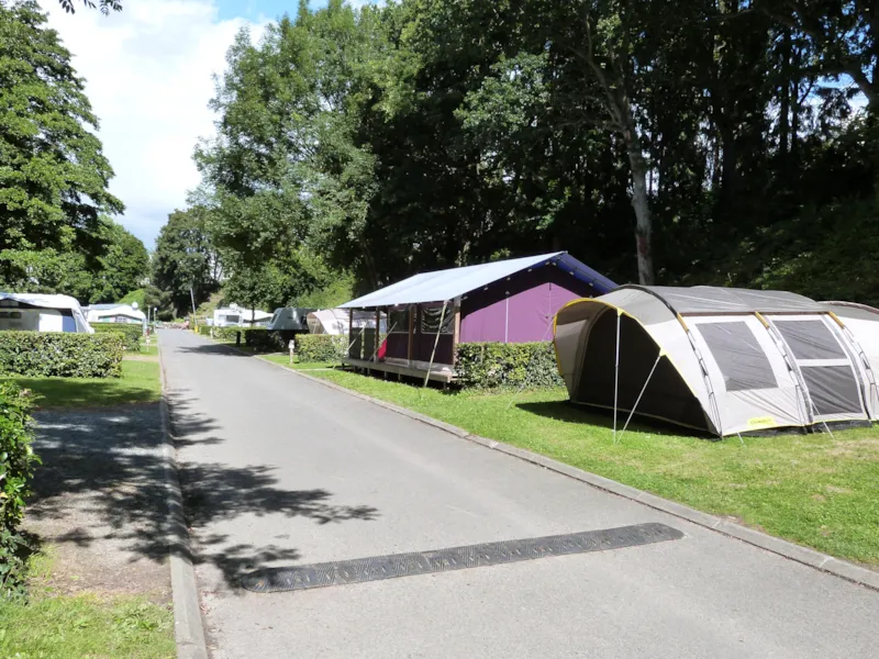 Forfait Nature : 1 Tente Ou Caravane + Voiture Ou Van/Fourgon, Sans Électricité