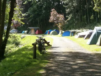 Stellplatz - Pauschale Wanderer : Zelt + Fahrräder Ohne Strom - Flower Camping des Vallées