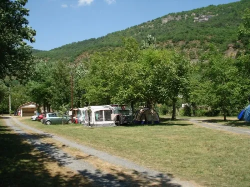 Emplacement: Voiture + Tente/Caravane Ou Camping-Car