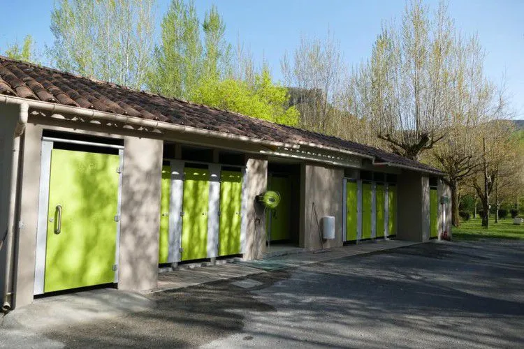 Emplacement: Voiture + Tente/Caravane Ou Camping-Car