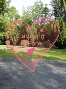Emplacement - Emplacement: Voiture + Tente/Caravane Ou Camping-Car - Camping le Pont