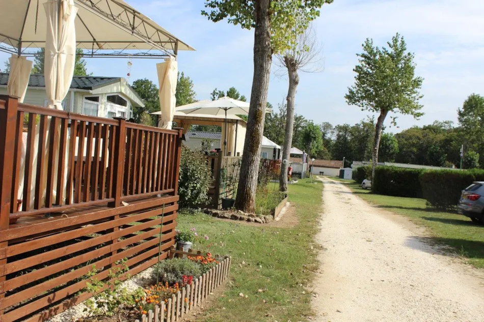 Camping L'Étang Bleu