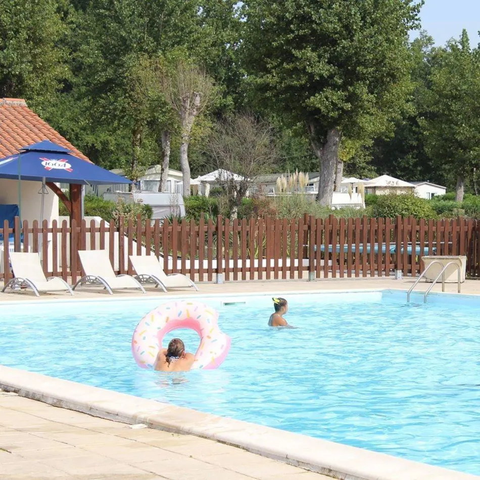 Camping L'Étang Bleu