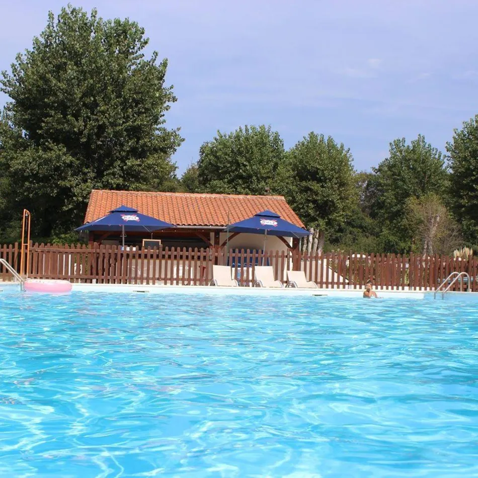 Camping L'Étang Bleu