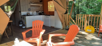 Safari tent