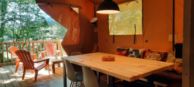 Safari tent
