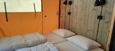 Safari tent