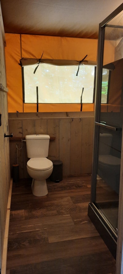 Safari tent