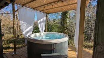 Mietunterkunft - Chalet Grand Chêne With Spa - Castelwood
