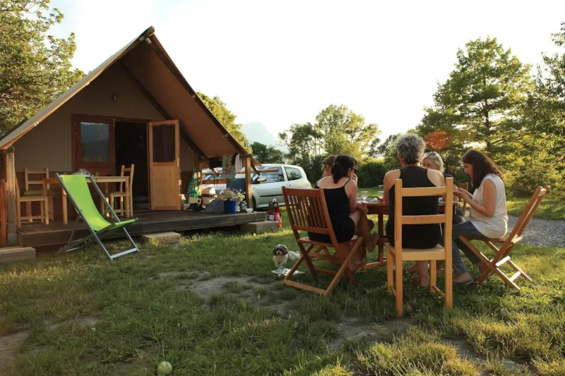 Cabane Lauzerot Insolite Premium Avec Sanitaires