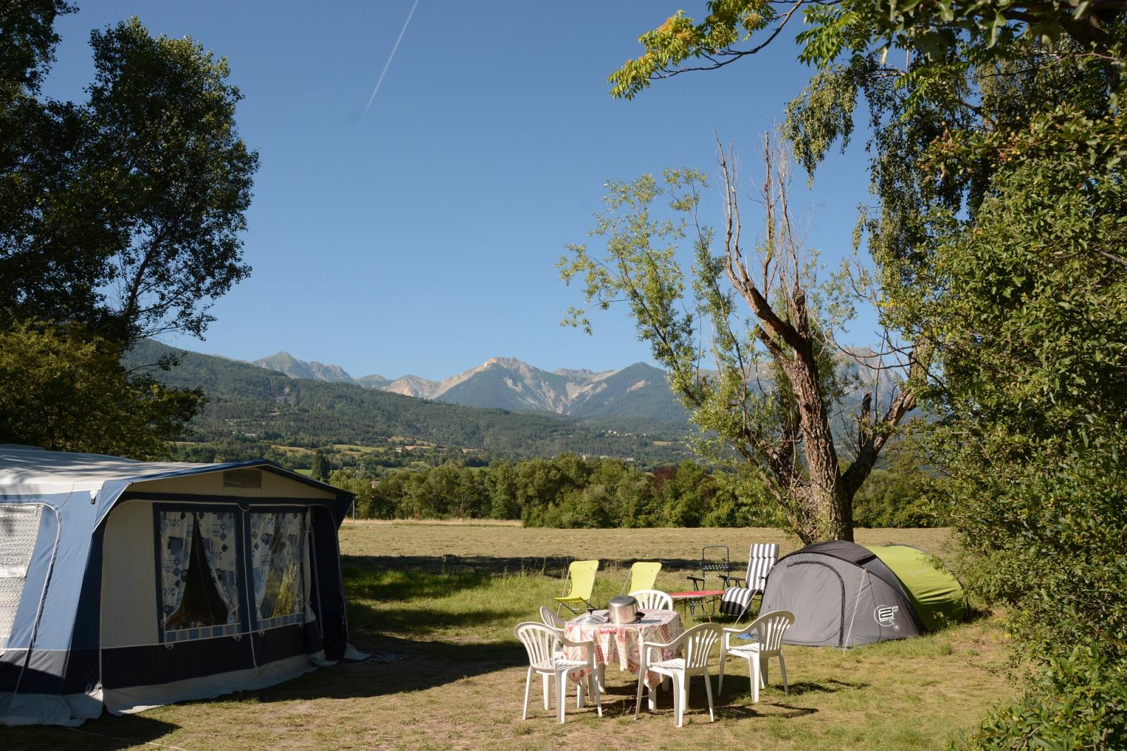 Komfort-Campingplatz mit Elektrizität 10A