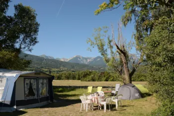 Stellplatz - Komfort-Campingplatz Mit Elektrizität 10A - le Petit Liou Sites & Paysages