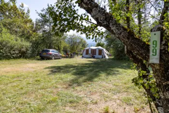 Stellplatz - Paket 2 Personen Und Mehr Ohne Elektrizität - le Petit Liou Sites & Paysages