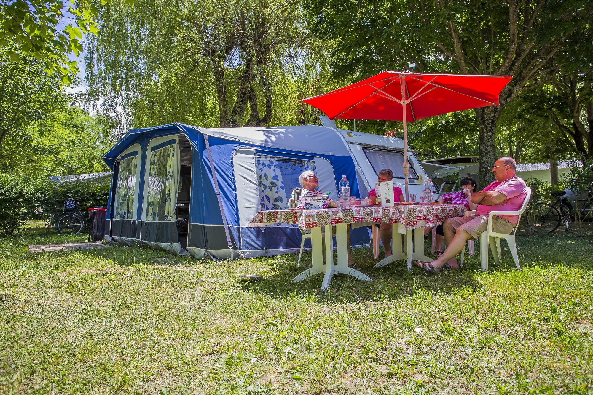 Piazzola Comfort : tenda, roulotte o camper + elettricità