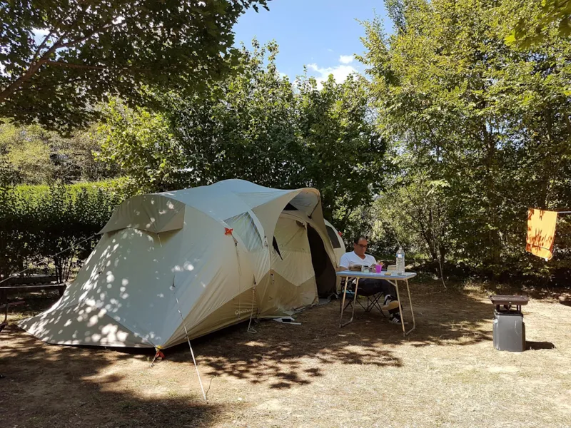 Emplacement Nature (Tente, Caravane Ou Camping-Car - Superficie Moyenne 100M²)
