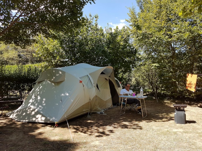 Emplacement Nature (Tente, Caravane Ou Camping-Car - Superficie Moyenne 100M²)