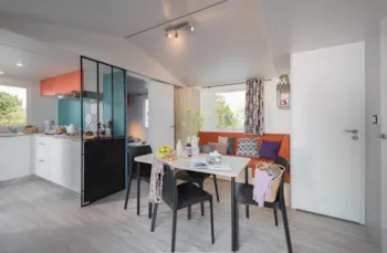 Mietunterkunft - M-Home Luxe 2 Schlafzimmer (Klimaanlage - Spüllmachine - Tv - Überdachte Terrasse 15M² - Größe 30M²) - Camping LES 2 VALLÉES