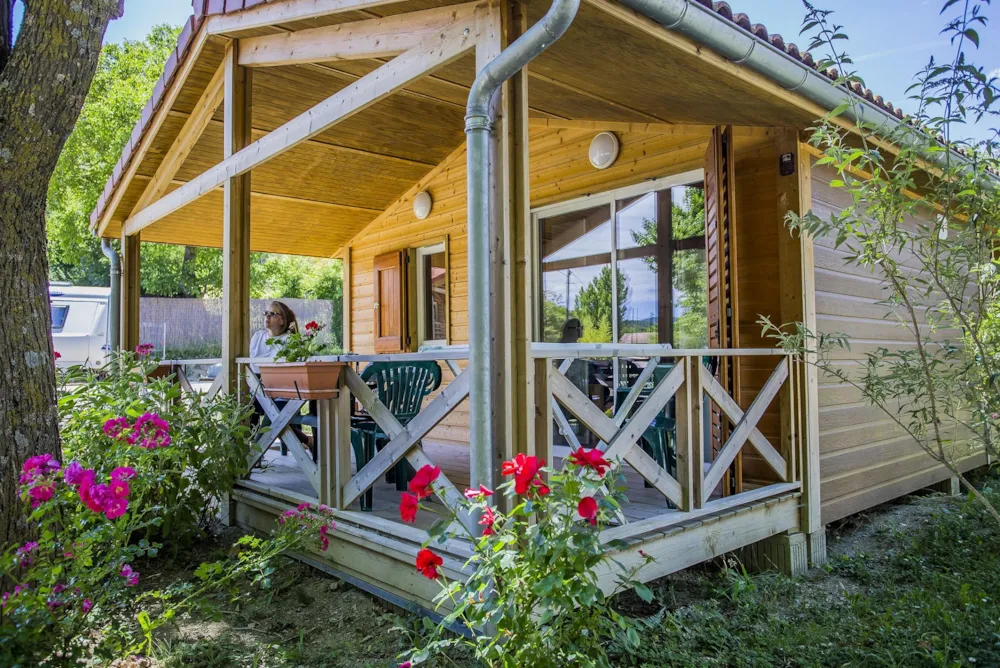 Location - Chalet Prestige 2 Chambres (Lave-Vaisselle - Tv - Terrasse Couverte 12M² - Superficie 28M²) - Camping LES 2 VALLÉES