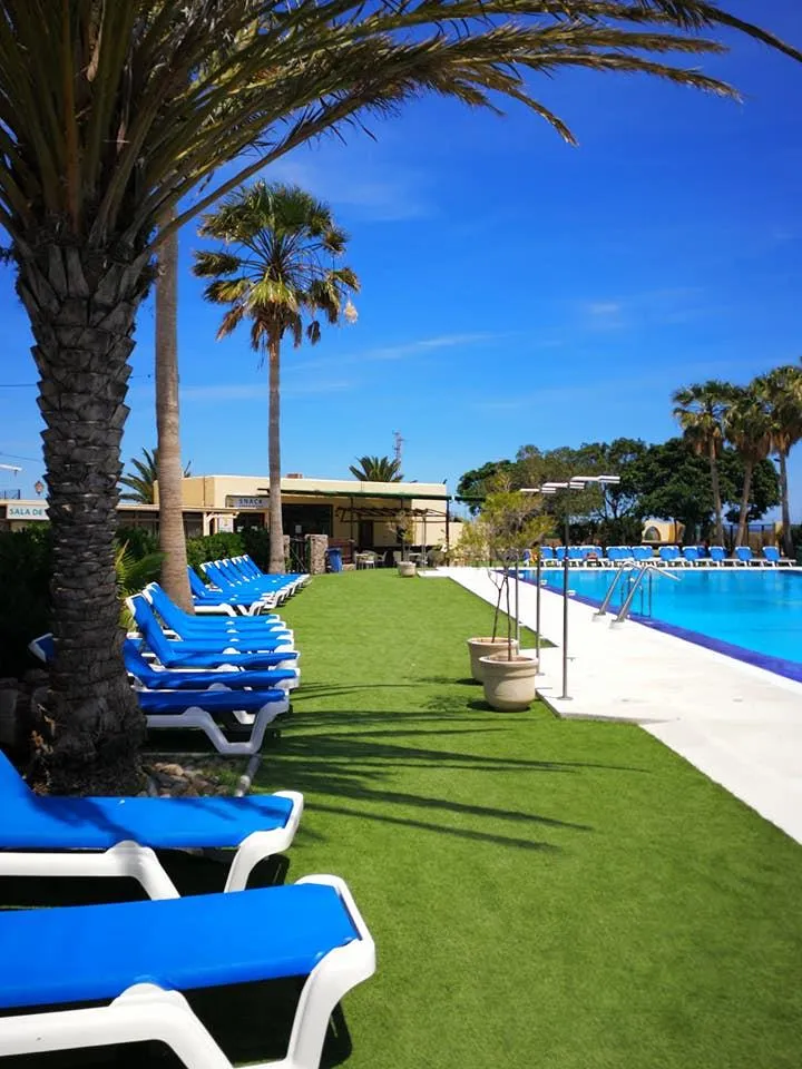 Camping Los Escullos