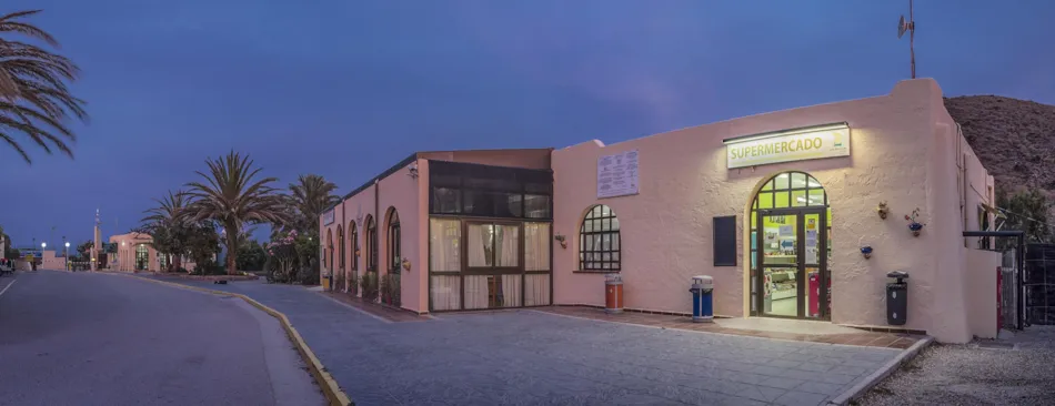 Camping Los Escullos