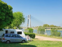 Camping du Pont de Bourgogne - image n°1 - Roulottes