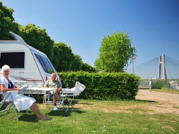 Pitch - Pitch + Car + Tent , Caravan Or Camping-Car - Camping du Pont de Bourgogne