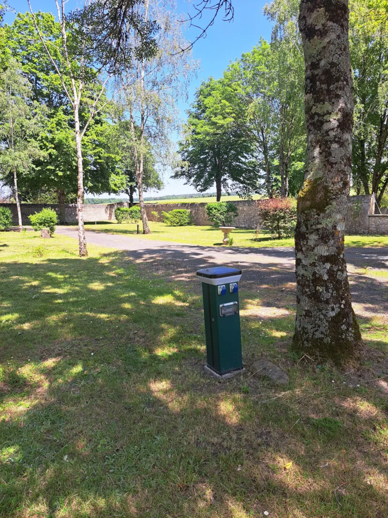 Forfait Emplacement Confort (2 Personnes Incluses)