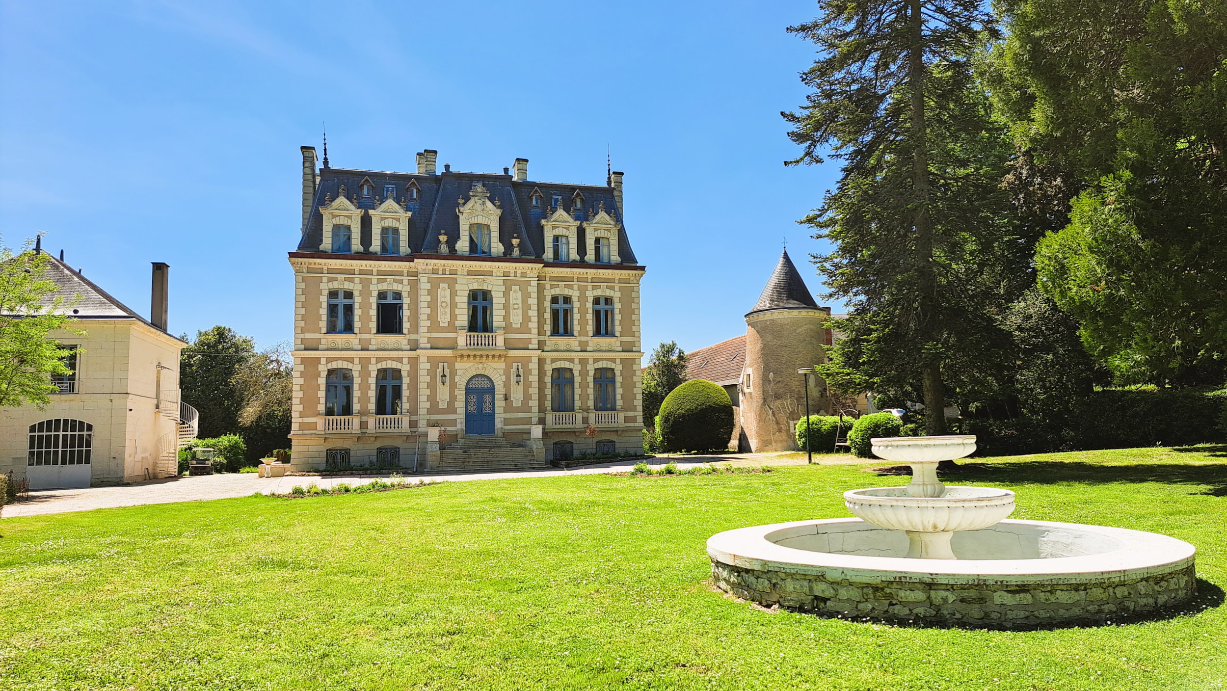 Camping Château de la Rolandière — Photo 1