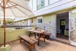 Alojamiento - Apartamento 1 Dormitorio Con Terraza - Camping  El Pino