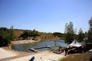 Les Hameaux des Lacs - Terres de France - Ucamping