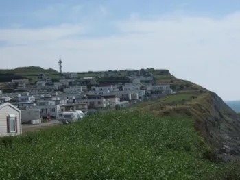 Stellplatz - Stellplatz + Strom - Camping Tohapi - Le Phare d'Opale