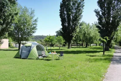 Emplacement Nature | Tente Uniquement | >120 M² | Sans Électricité Ni Eau