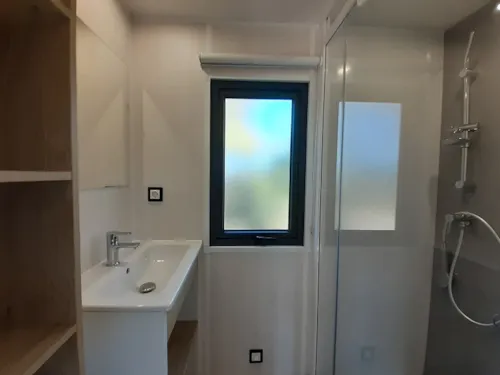 Accommodation - Mobil Home 2 Rooms 26M², Air Conditioning, Paved Terrace - image n°5 - Domaine la Garenne