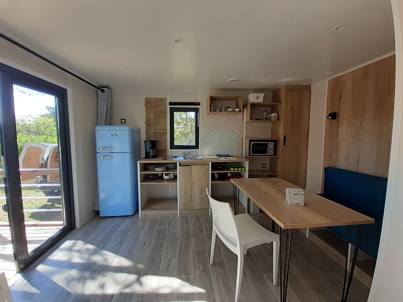 Mobil-home 2 chambres 24m², climatisation, terrasse couverte