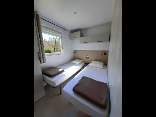 Location - Mobil Home Tribu, 6 Chambres 70M², Climatisation, Terrasse Couverte, 10 Pers + 1 Bébé (-3Ans) - image n°8 - Domaine la Garenne